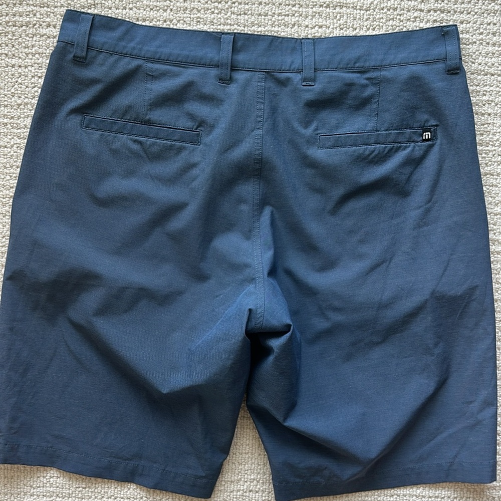 Travis Mathew Beck Short - Picture 5 of 5